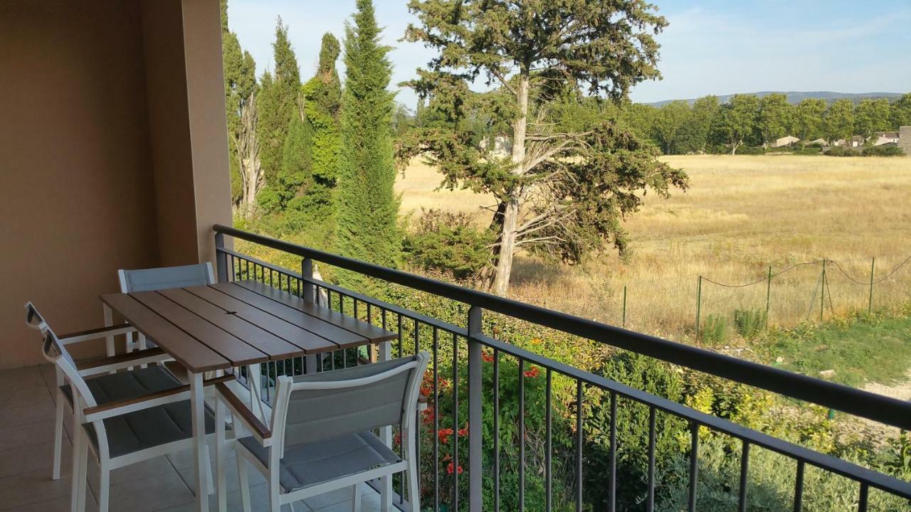 Apt 50M2 Avec Balcon Tout Equipe Proche D'Avignon Lägenhet Pernes-les-Fontaines Exteriör bild